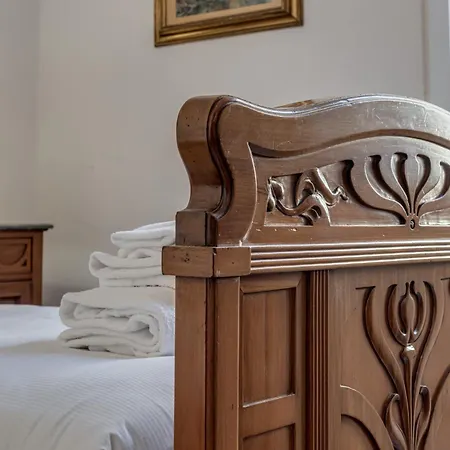 Clara - Sweet Dreams In